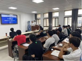馬鞍山鋼鐵股份公司高級工程師廖海歐應(yīng)邀為機(jī)械工程學(xué)院作《智能化系統(tǒng)工程技術(shù)研發(fā)》專題學(xué)術(shù)報(bào)告